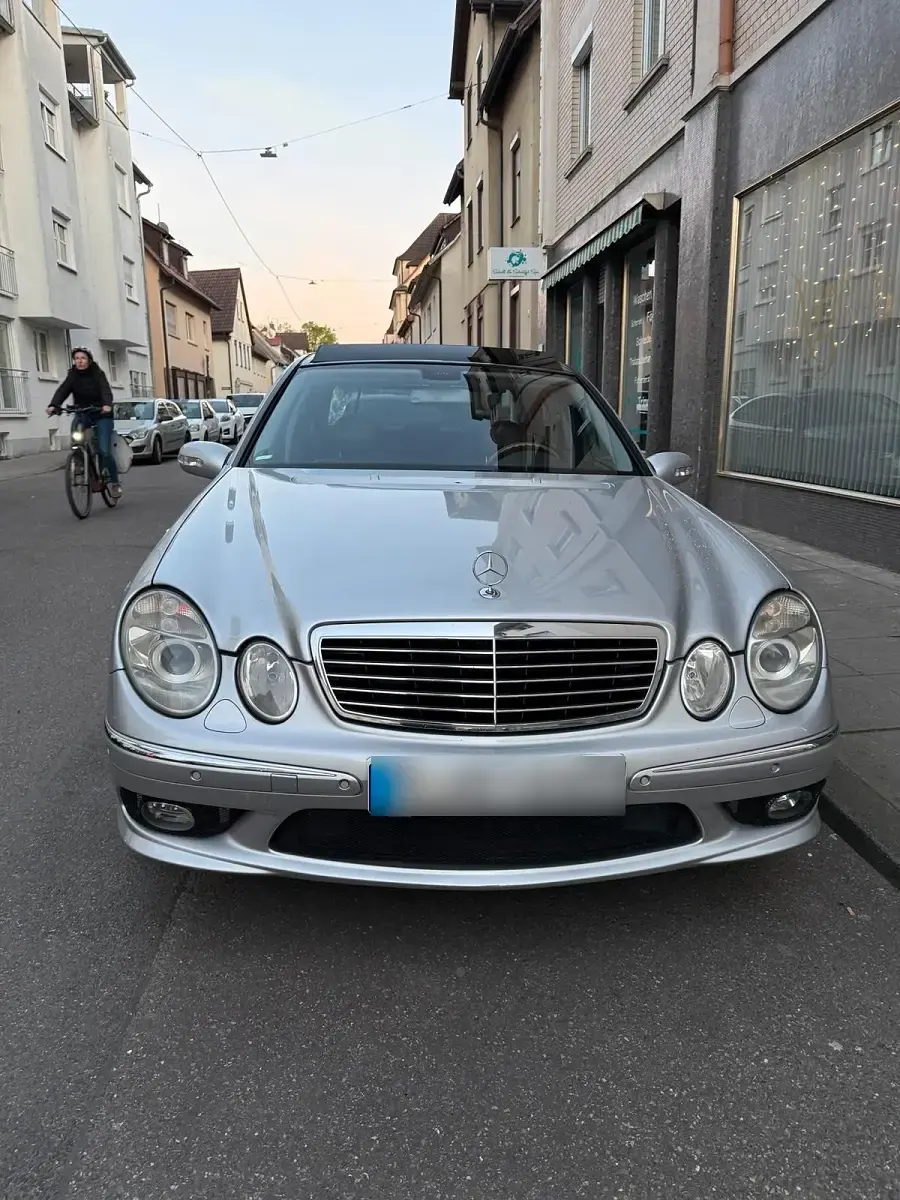 Gebraucht Mercedes E320 AMG 224 PS (164 kW) 2002 Silber Limousine