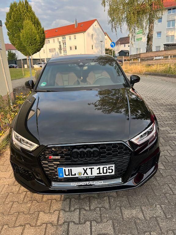 Schwarz Gebraucht 2020 Audi RS3 Ambiente Kleinwagen | 45.300 € (Fairer Preis) - Bild 1/3