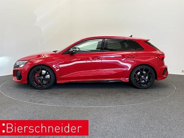 Gebraucht Audi RS3 Sportback Ambiente 400 PS (294 kW) 2023 Tangorot metallic Kleinwagen