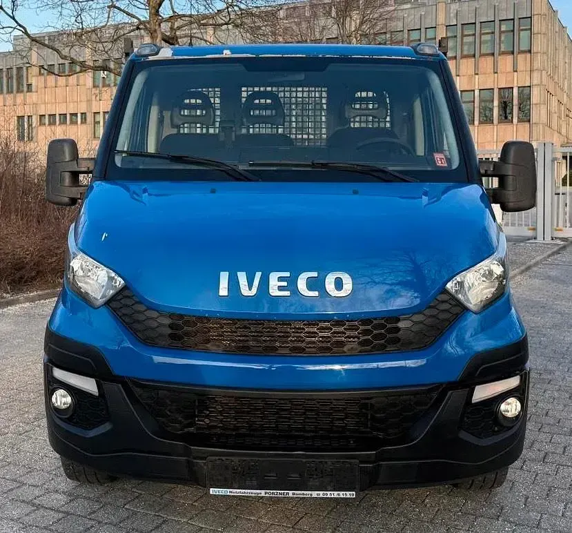 Gebraucht Iveco Daily 130 PS (95 kW) 2016 Blau Limousine