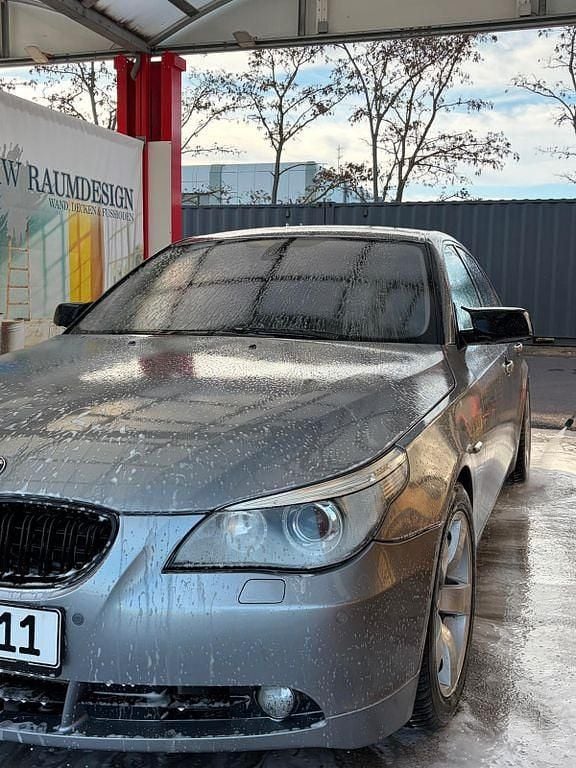 Gebraucht BMW 545 333 PS (244 kW) 2004 Grau Limousine