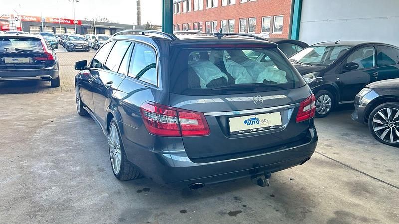 Gebraucht Mercedes E350 Avantgarde 265 PS (194 kW) 2011 Grau Kombi