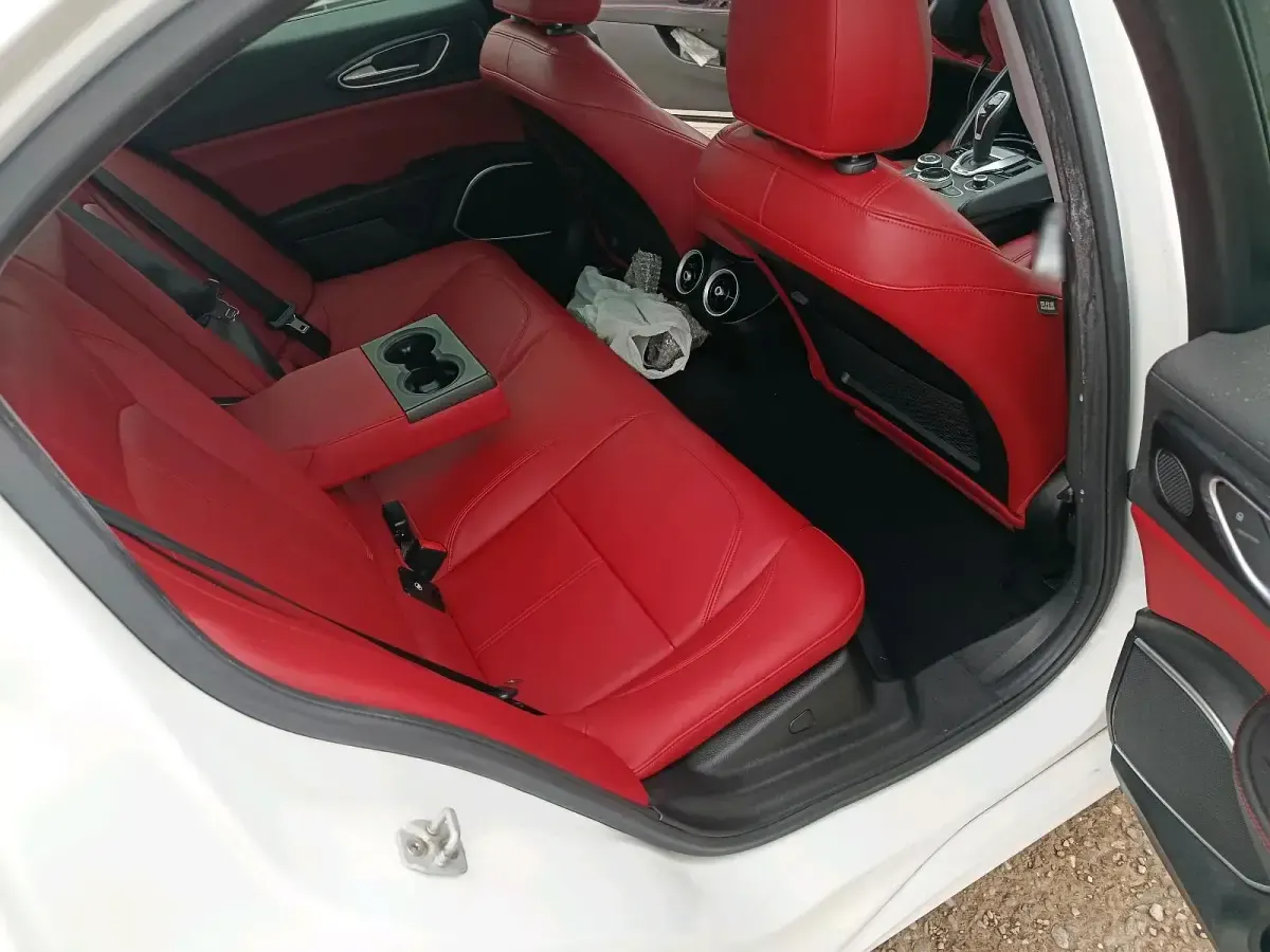 Gebraucht Alfa Romeo Giulia 280 PS (205 kW) 2022 Weiß Limousine