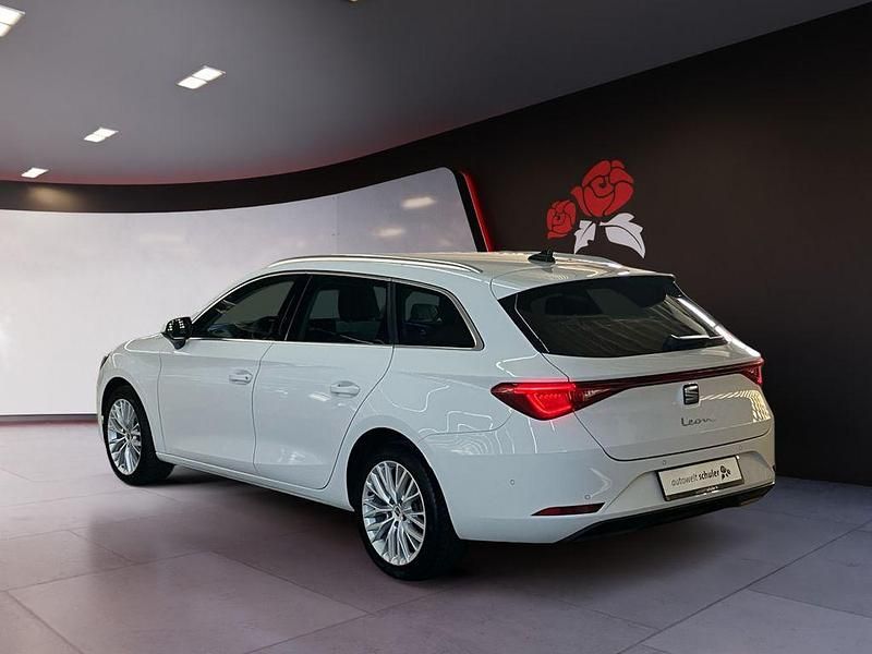 Gebraucht Seat Leon ST XCELLENCE 150 PS (110 kW) 2023 "candy" weiss Kombi
