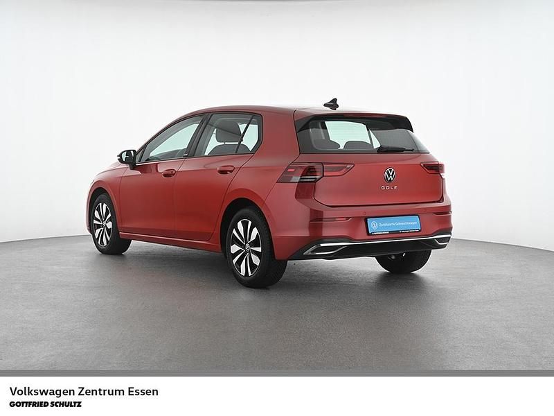 Gebraucht VW Golf VIII Move 131 PS (96 kW) 2023 Rot Limousine