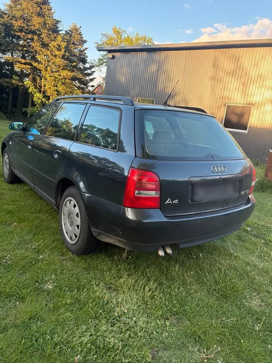 Gebraucht Audi A4 110 PS (80 kW) 1999 Schwarz Kombi
