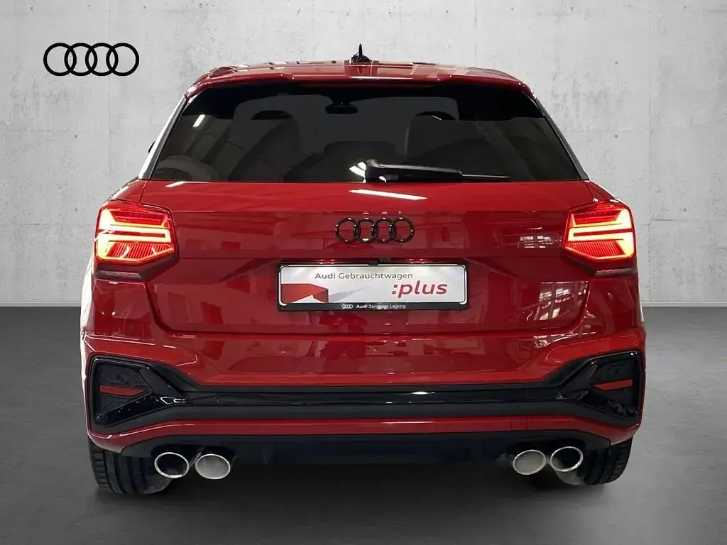 Gebraucht Audi SQ2 Ambiente 300 PS (220 kW) 2022 Tangorot metallic SUV