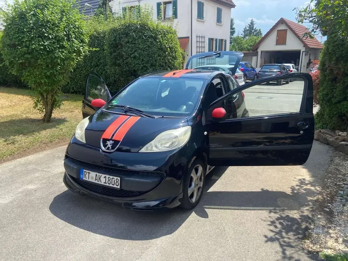 Gebraucht Peugeot 107 68 PS (50 kW) 2009 Schwarz Kleinwagen