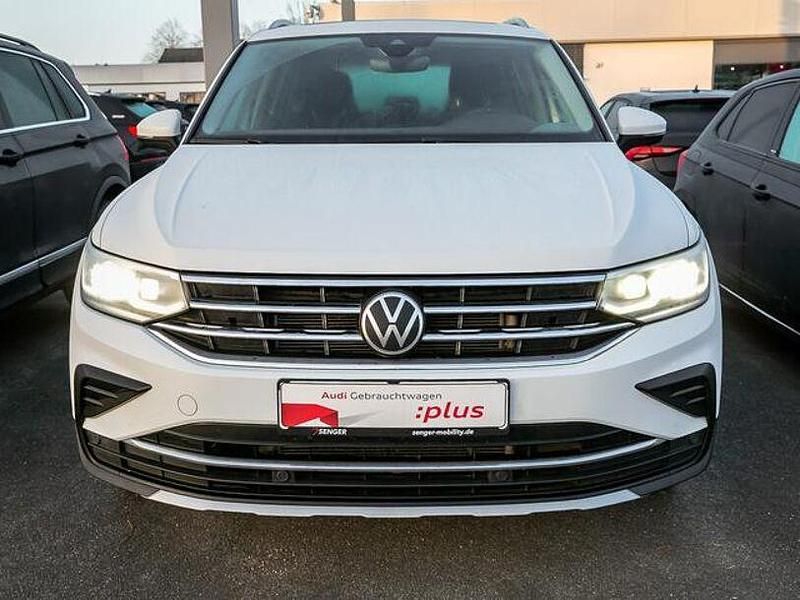 Gebraucht VW Tiguan Elegance 200 PS (147 kW) 2022 Oryxwhite perlmutteffekt SUV