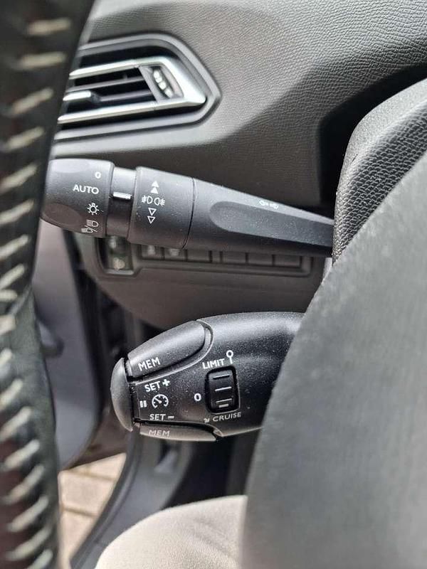 Gebraucht 2017 Peugeot 308 Style Limousine | 7.200 € (Fairer Preis) - Bild 1/4