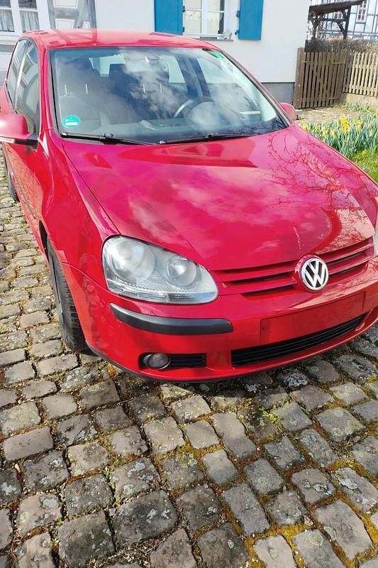 Gebraucht VW Golf V 105 PS (77 kW) 2005 Rot Kleinwagen