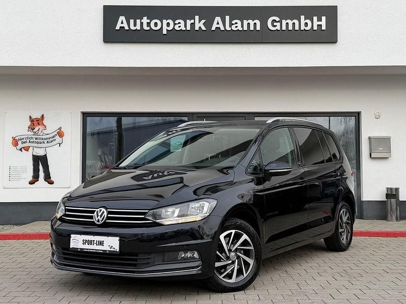 Schwarz Gebraucht 2017 VW Touran Sound Van / Kleinbus | 20.999 € (Etwas zu teuer) - Bild 1/4