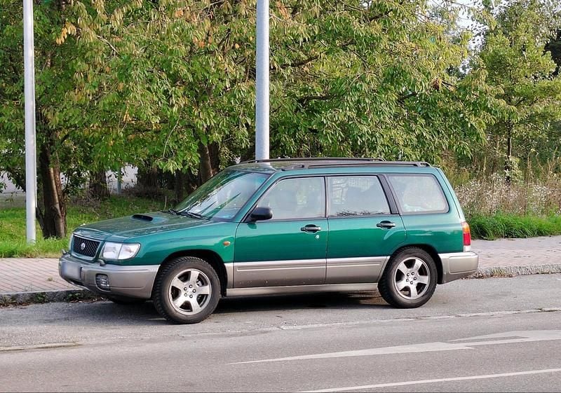 Second-hand Subaru Forester 177 CP (130 kW) 1999 Verde SUV