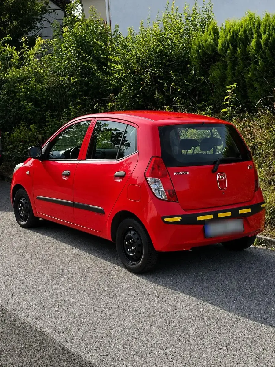 Gebraucht Hyundai i10 67 PS (49 kW) 2009 Rot Kleinwagen