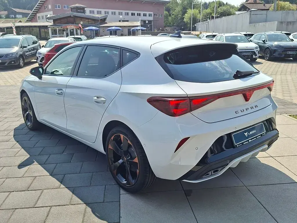Neu Cupra Leon 150 PS (110 kW) 2026 Weiß Limousine