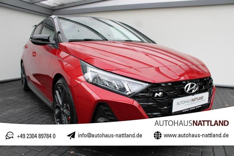 Dragon red/ phantom black / mi Gebraucht 2024 Hyundai i20 N Performance Limousine | 27.750 € (Etwas zu teuer) - Bild 1/4