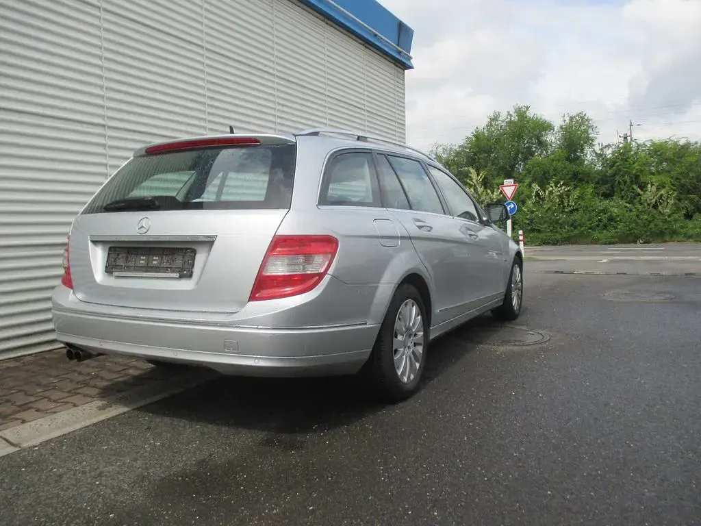 Gebraucht Mercedes C180 156 PS (114 kW) 2008 Silber Kombi