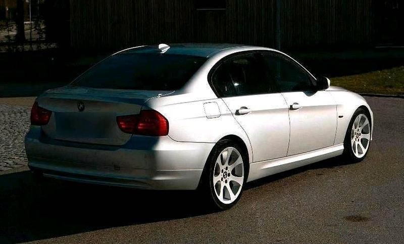 Gebraucht BMW 318 143 PS (105 kW) 2009 Silber Limousine