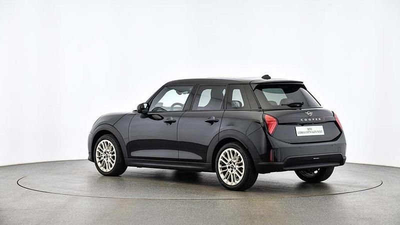 Second-hand Mini Cooper S Favoured 204 CP (150 kW) 2024 Negru Hatchback