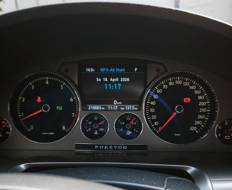 Second-hand VW Phaeton 334 CP (245 kW) 2011 Negru Berlinǎ