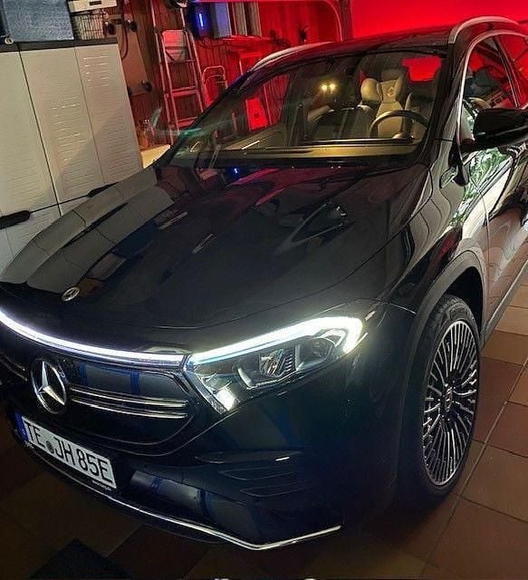 Gebraucht Mercedes EQA250 AMG 139 kW (190 PS) 2021 Schwarz SUV