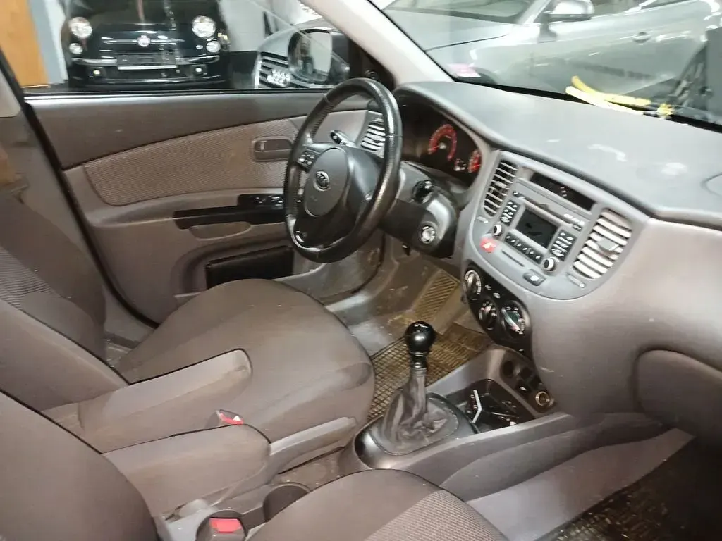 Gebraucht Kia Rio Vision 97 PS (71 kW) 2011 Schwarz Limousine