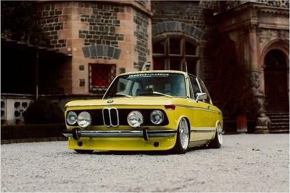 Gelb Gebraucht 1974 BMW 1802 Limousine | 28.500 € - Bild 1/4