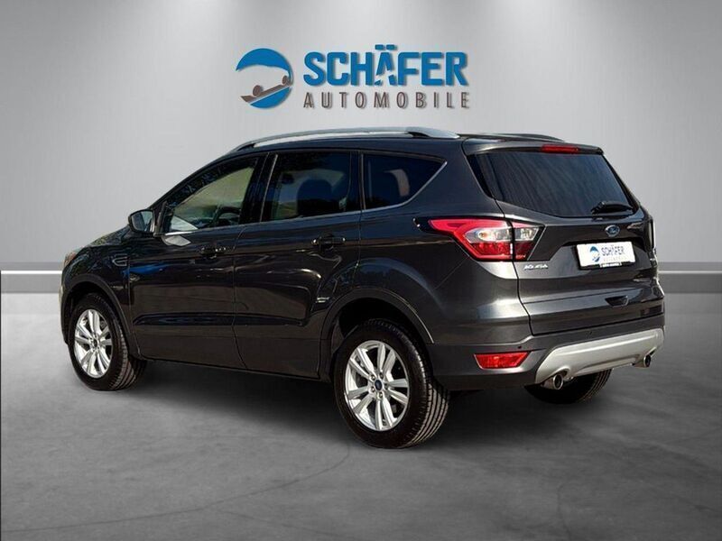 Gebraucht Ford Kuga Trend 150 PS (110 kW) 2017 Grau SUV