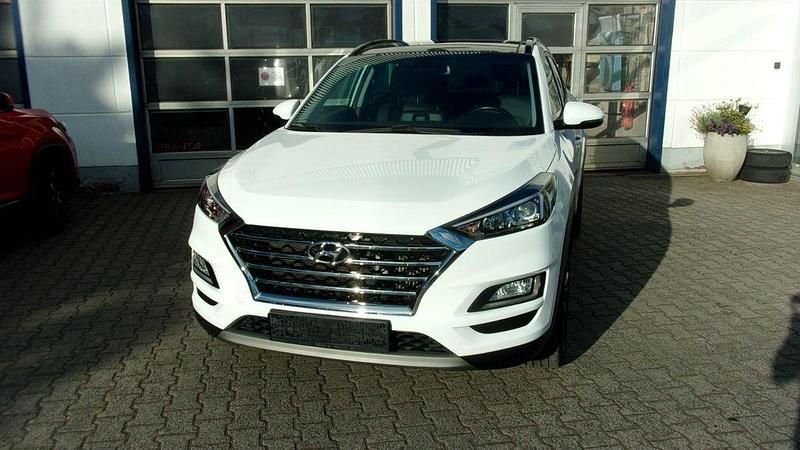 Weiß Gebraucht 2019 Hyundai Tucson Premium SUV | 19.800 € (Fairer Preis) - Bild 1/4