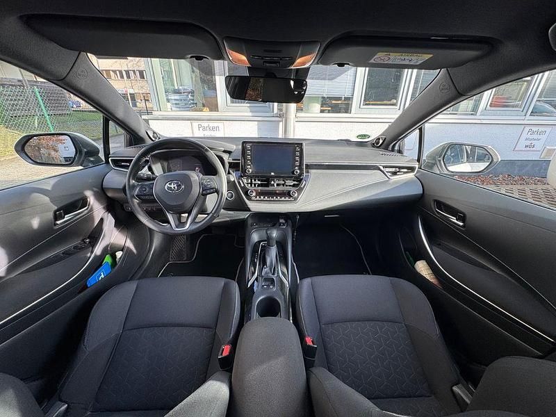 Gebraucht Toyota Corolla 122 PS (89 kW) 2019 Weiß Limousine