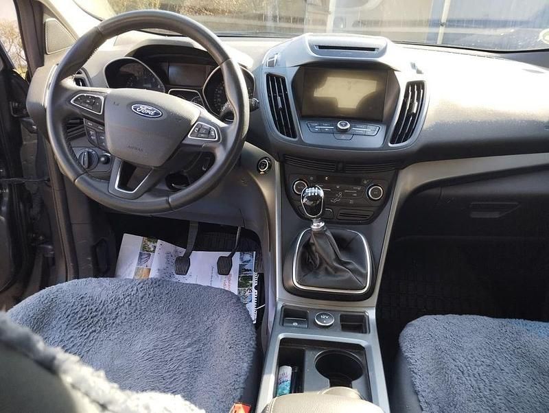 Gebraucht Ford Kuga Cool & Connect 150 PS (110 kW) 2018 Grau SUV