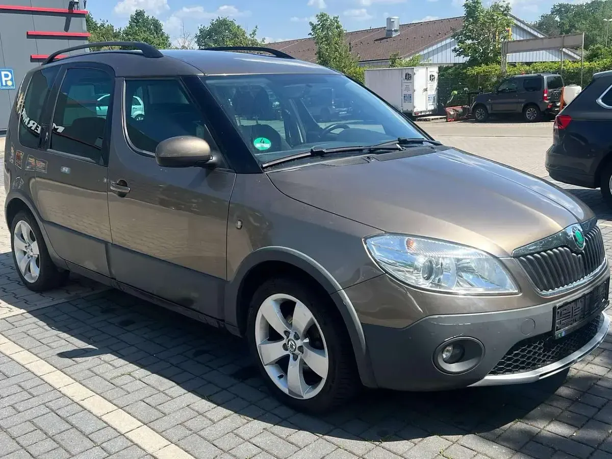 Gebraucht Skoda Roomster 86 PS (63 kW) 2012 Bronze Van / Kleinbus
