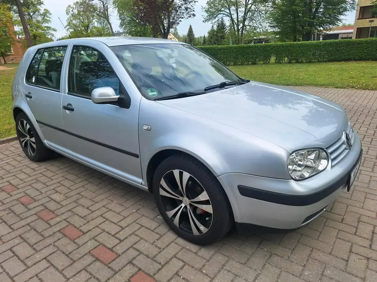 Gebraucht VW Golf IV 75 PS (55 kW) 2000 Silber Kleinwagen