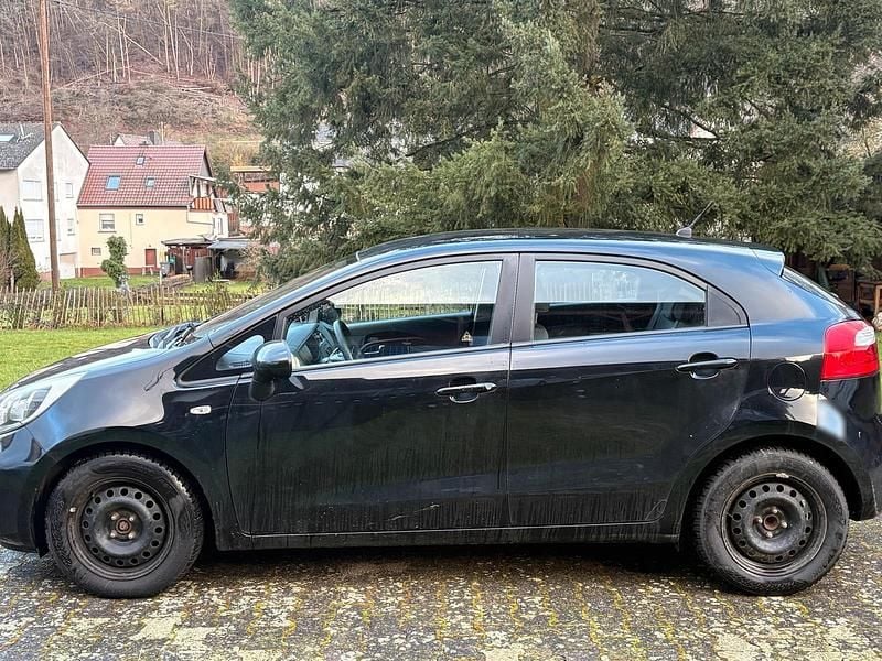 Gebraucht Kia Rio 86 PS (63 kW) 2012 Schwarz Kleinwagen