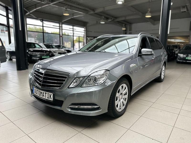 Silber Gebraucht 2012 Mercedes E250 Kombi | 14.890 € (Etwas zu teuer) - Bild 1/4