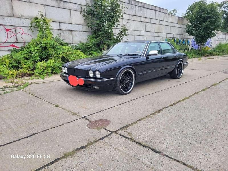 Schwarz Gebraucht 1996 Jaguar X300 Limousine | 4.700 € - Bild 1/4