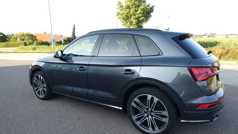 Grau Gebraucht 2019 Audi SQ5 Ambiente SUV | 36.950 € (Guter Preis) - Bild 1/4