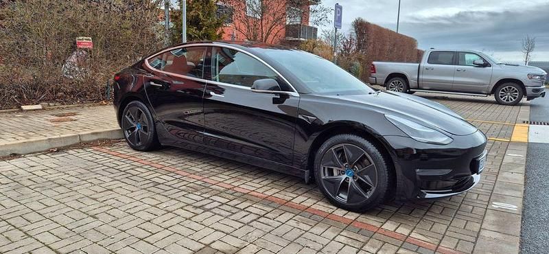 Gebraucht Tesla Model 3 253 kW (345 PS) 2019 Schwarz Limousine