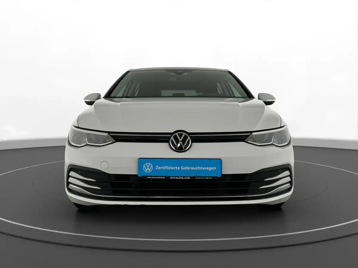 Gebraucht VW Golf VII Active 150 PS (110 kW) 2021 Weiß Kleinwagen