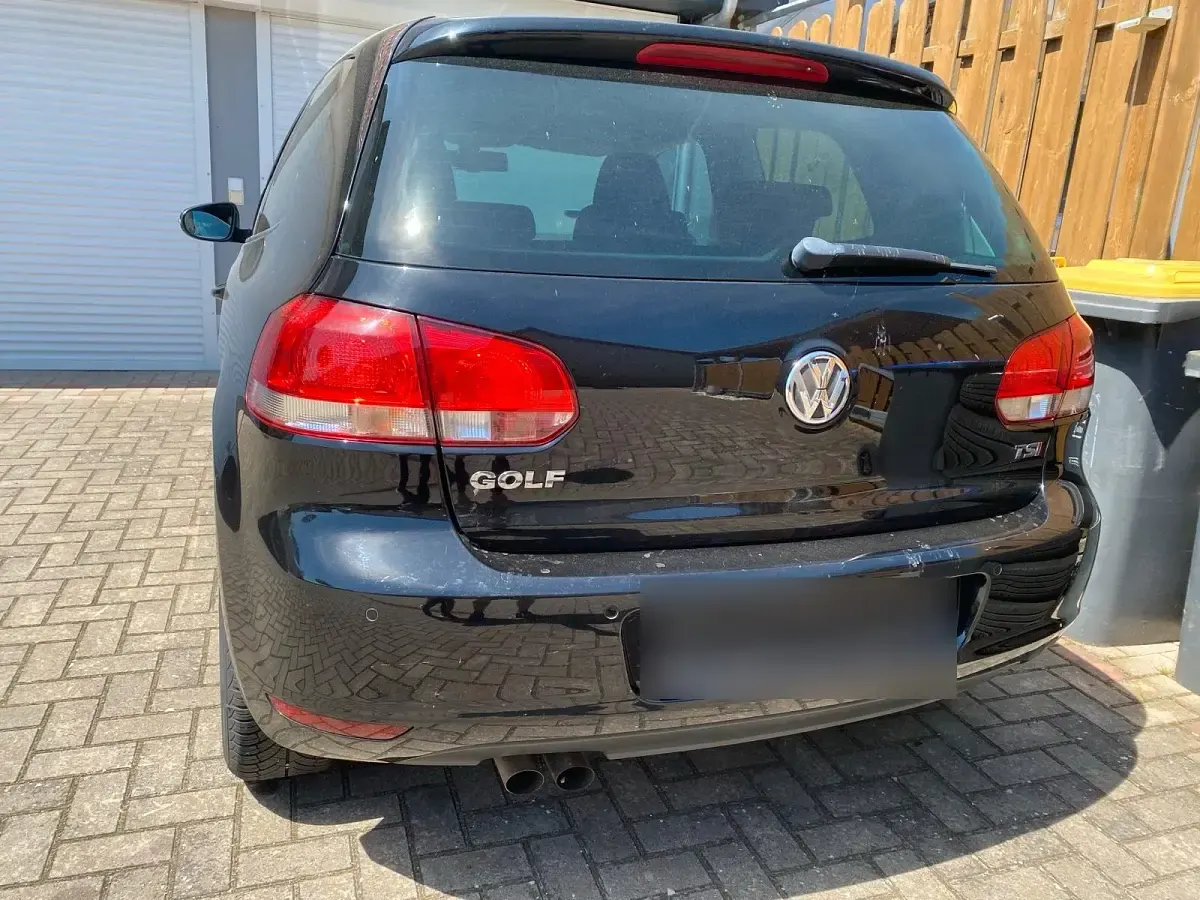 Gebraucht VW Golf VI Match 122 PS (89 kW) 2012 Schwarz Kleinwagen