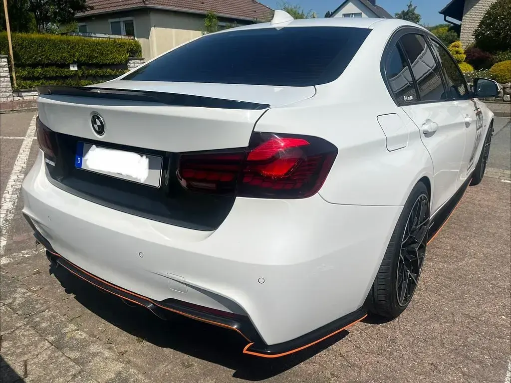 Gebraucht BMW 330 Sport Line 258 PS (189 kW) 2012 Weiß Limousine