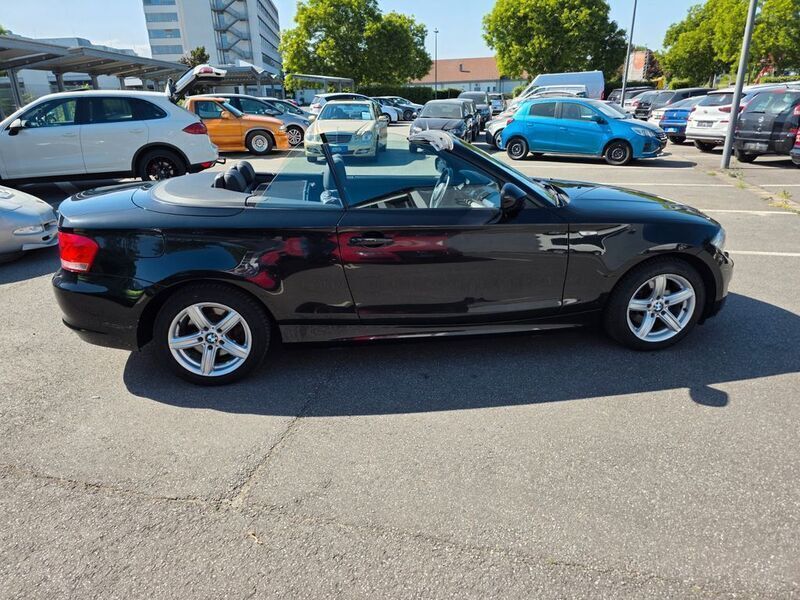 Gebraucht BMW 118 Cabriolet Advantage 143 PS (105 kW) 2012 Schwarz Cabrio
