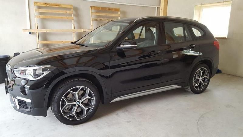 Schwarz Gebraucht 2017 BMW X1 xLine SUV | 23.750 € (Fairer Preis) - Bild 1/4