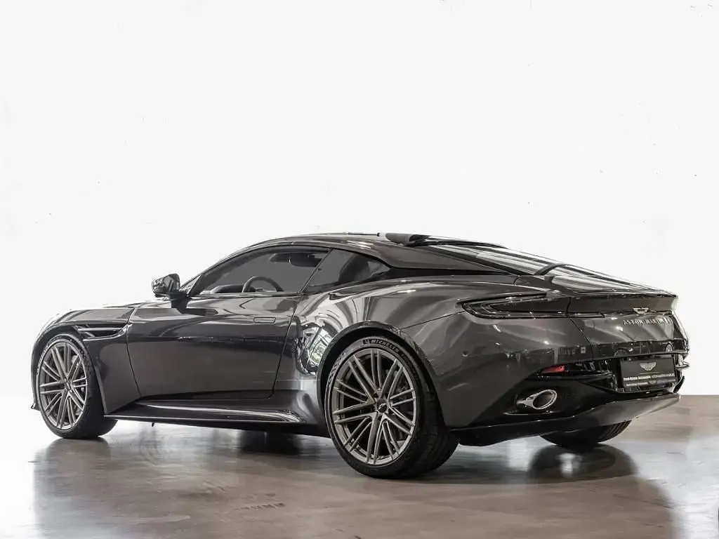 Neu Aston Martin DB12 680 PS (500 kW) 2026 Schwarz Coupé