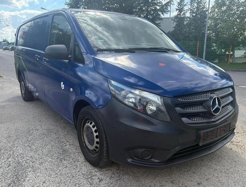 Blau Gebraucht 2018 Mercedes Vito Van / Kleinbus | 8.999 € (Superpreis) - Bild 1/4