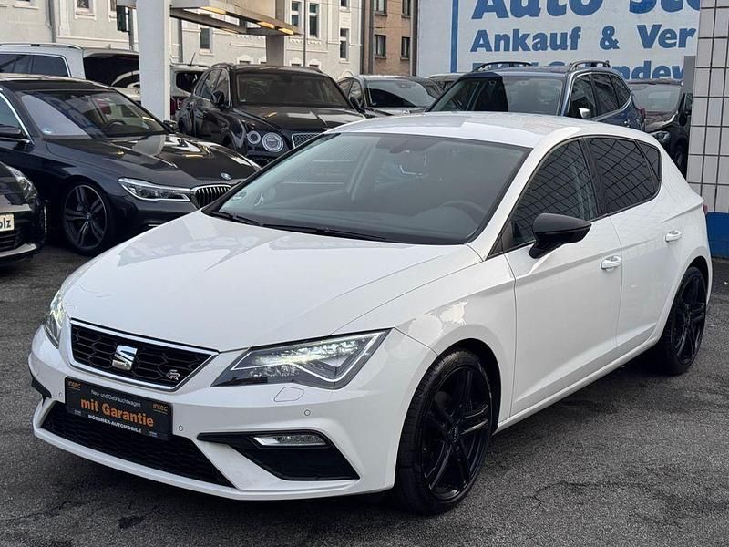 Weiß Gebraucht 2018 Seat Leon Beats Limousine | 13.450 € (Fairer Preis) - Bild 1/4