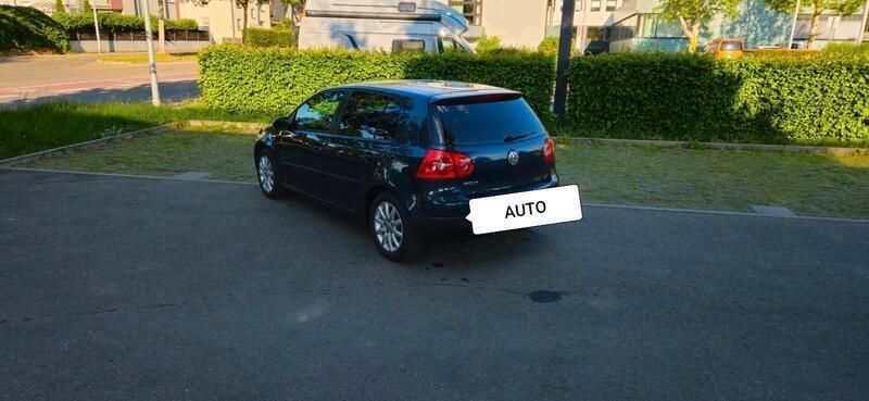 Blau Gebraucht 2005 VW Golf V Limousine | 5.280 € (Teuer) - Bild 1/4