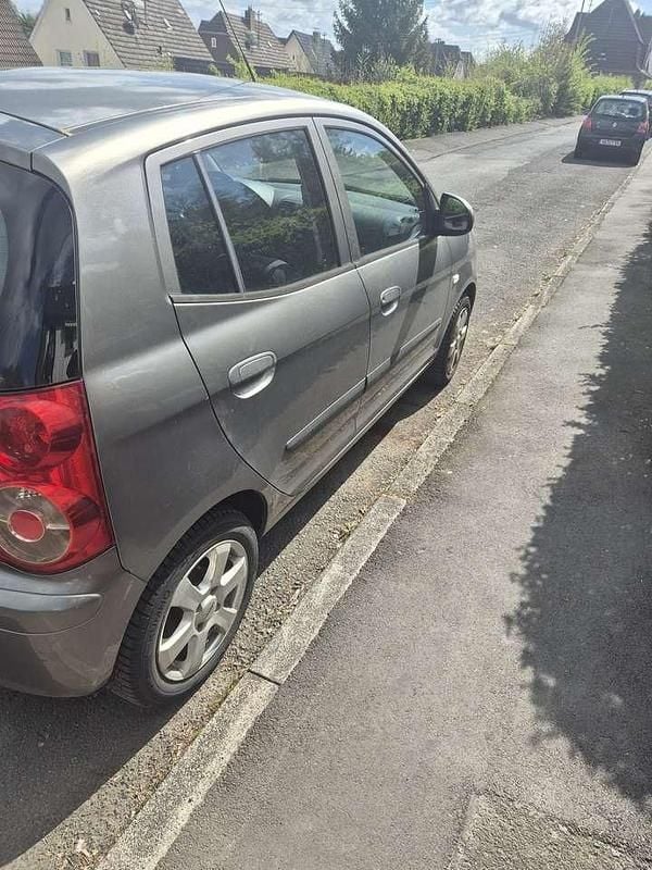 Second-hand Kia Picanto LX 65 CP (47 kW) 2006 Bej Hatchback