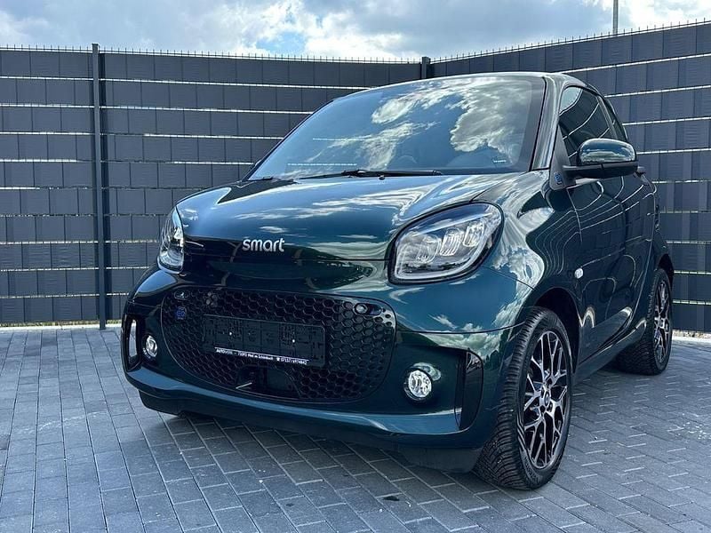 Grün Gebraucht 2021 Smart ForTwo Electric Drive Prime Coupé | 12.990 € (Fairer Preis) - Bild 1/4