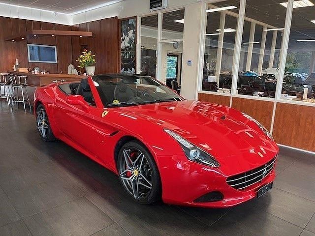 Gebraucht Ferrari California 2018 Rot Cabrio